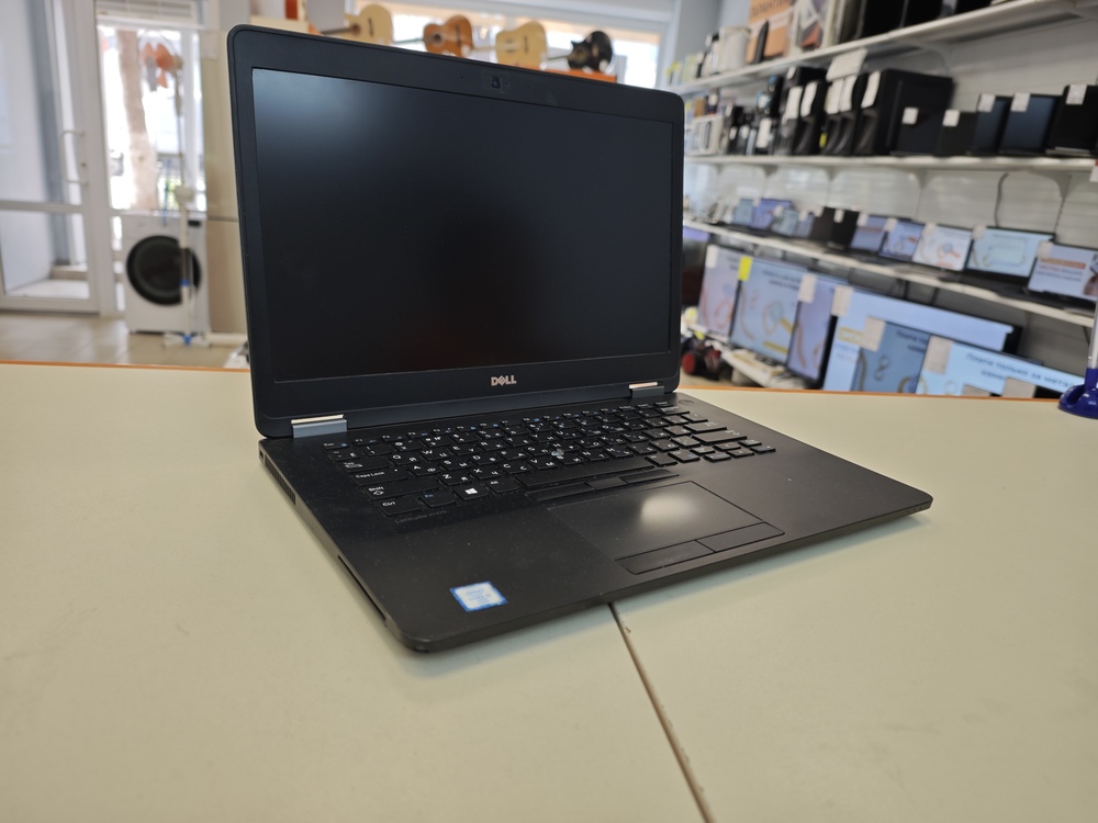 Ноутбук DELL 77QCMC; Core i5-6300U, HD Graphics, 8 Гб, 250 Гб, Нет