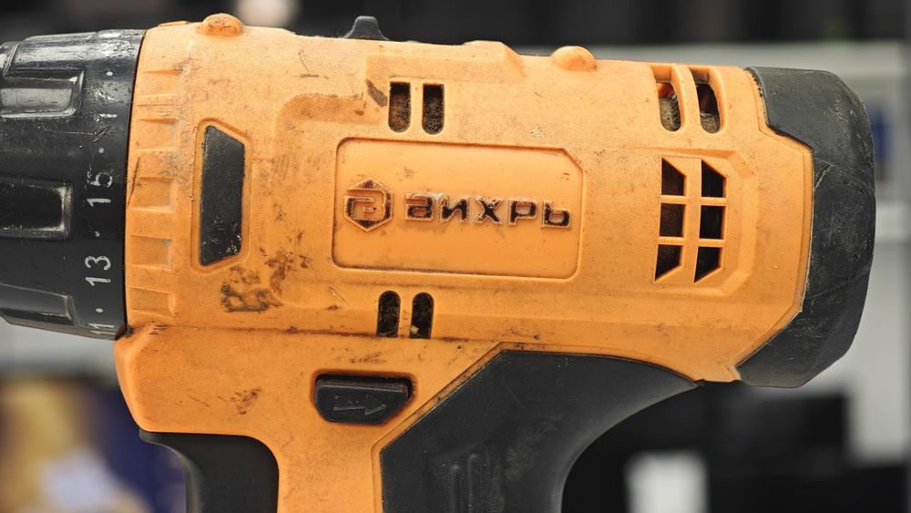 Шуруповерт Вихрь ДА-14Л-2КА