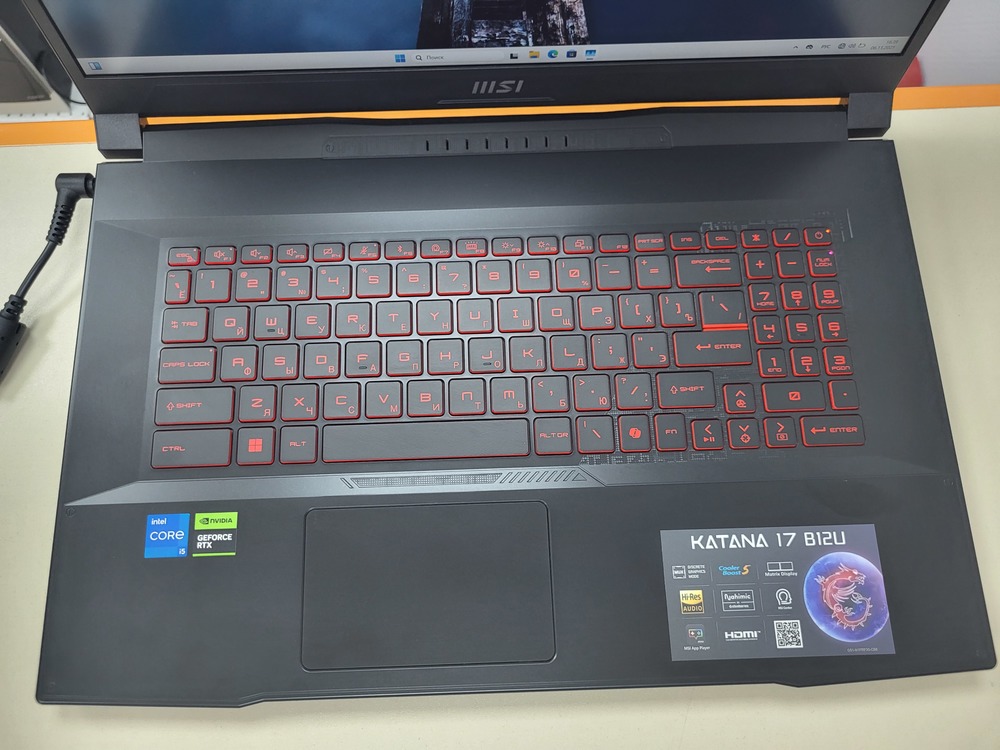 Ноутбук MSI Katana 17 b12u; Core I5-12450H, GeForce RTX 2050, 8 Гб, 256 Гб, Нет