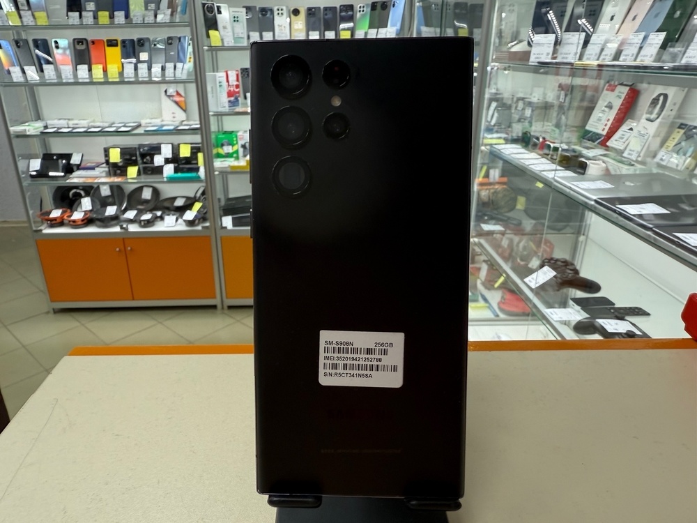 Смартфон Samsung Galaxy S22 Ultra 12/256