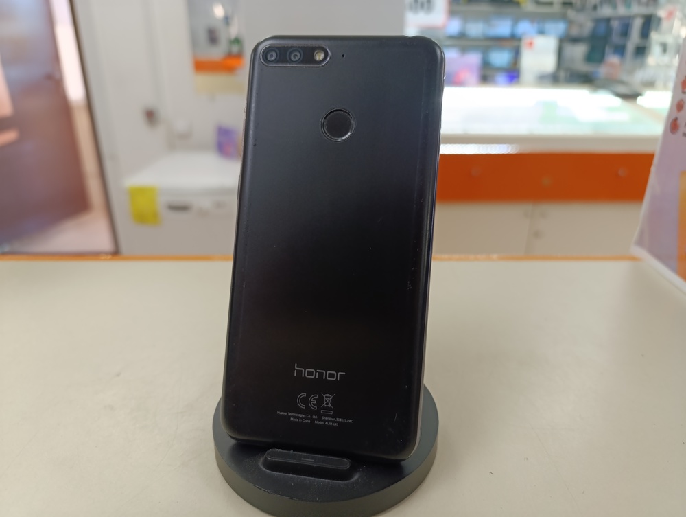 Смартфон Honor 7C 3/32