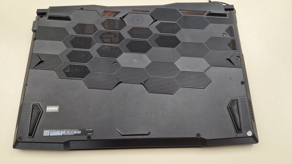 Ноутбук MSI GF76;  Core I5-11400H, GeForce RTX 3050, 8 Гб, 480 Гб, Нет