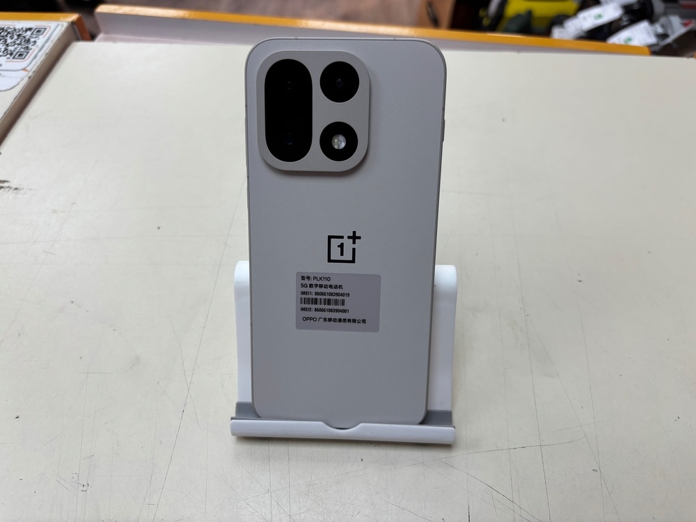 Смартфон OnePlus 15 12/256