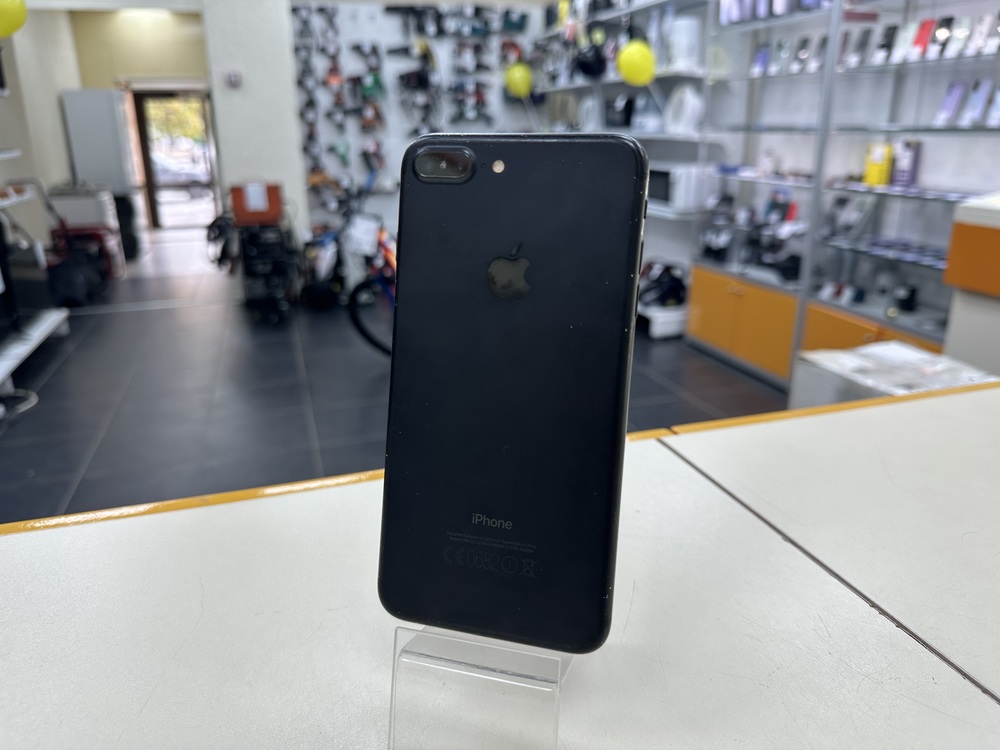Смартфон Apple iPhone 7 Plus 32Gb