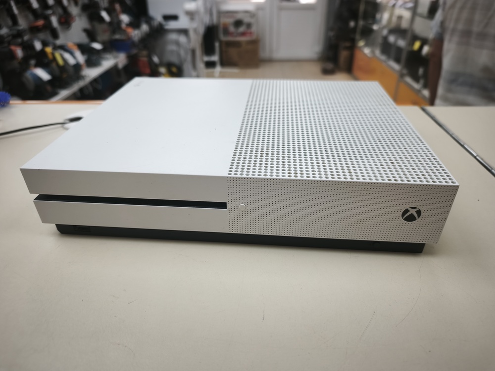 Игровая приставка Xbox One S 1TB
