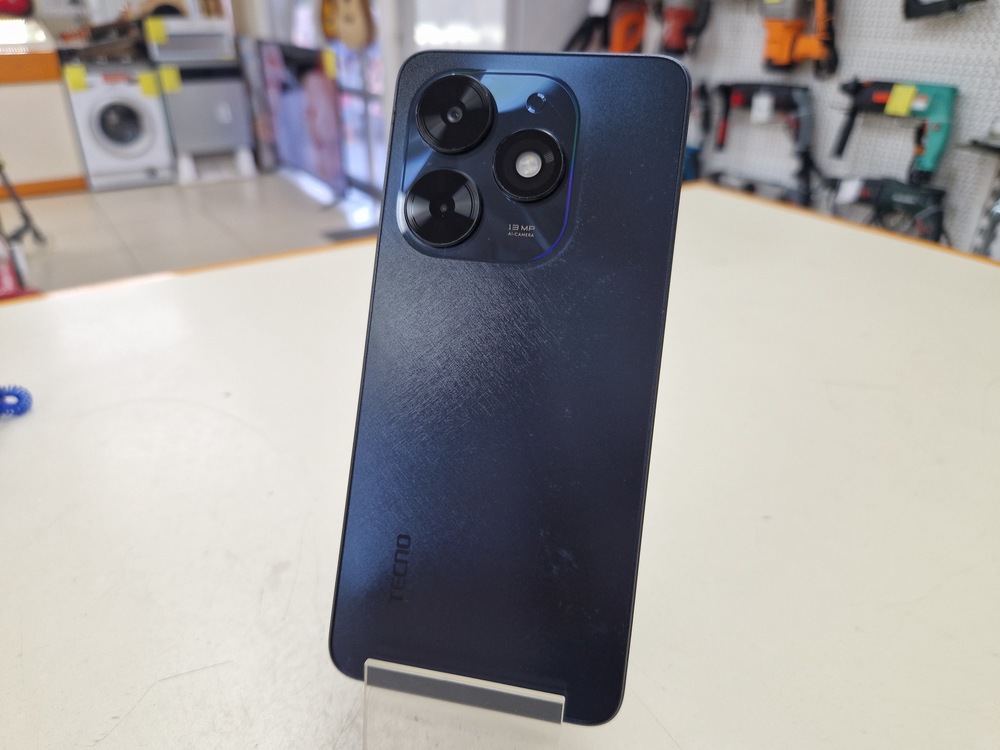 Смартфон Tecno Spark Go 2024 4/64