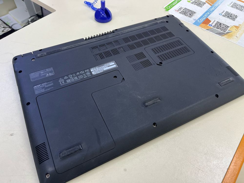 Ноутбук Acer; Core i3-7020U, Intel HD Graphics 620, 4 Гб, 120 Гб, Нет