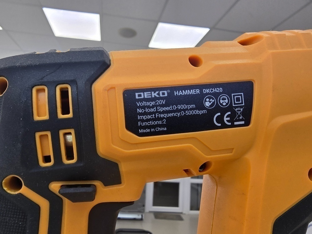 Перфоратор Deko DKCH20