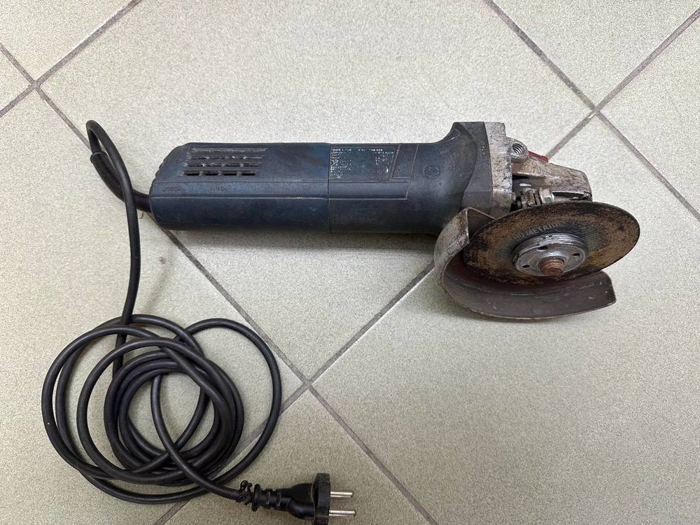 Угловая шлифмашина Bosch GWS 9-125S