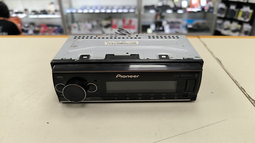 Автомагнитола Pioneer MVH-S520BT