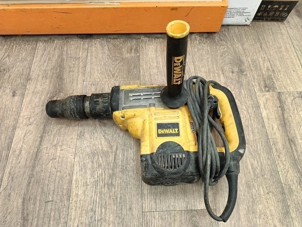Перфоратор Dewalt D25601-QS