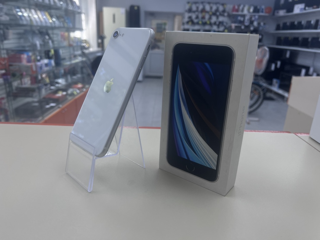 Смартфон Apple iPhone SE 2020 64Gb