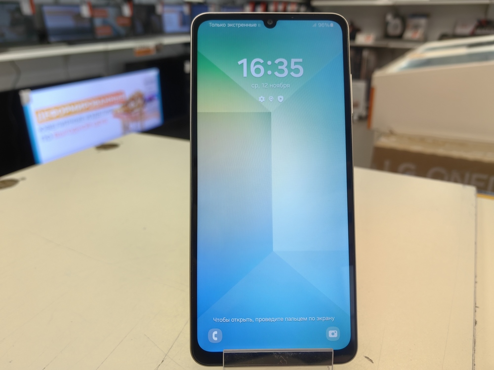 Смартфон Samsung Galaxy A06 6/128
