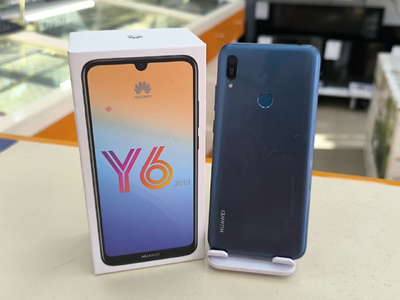 Смартфон Huawei Y6 (2019) 2/32