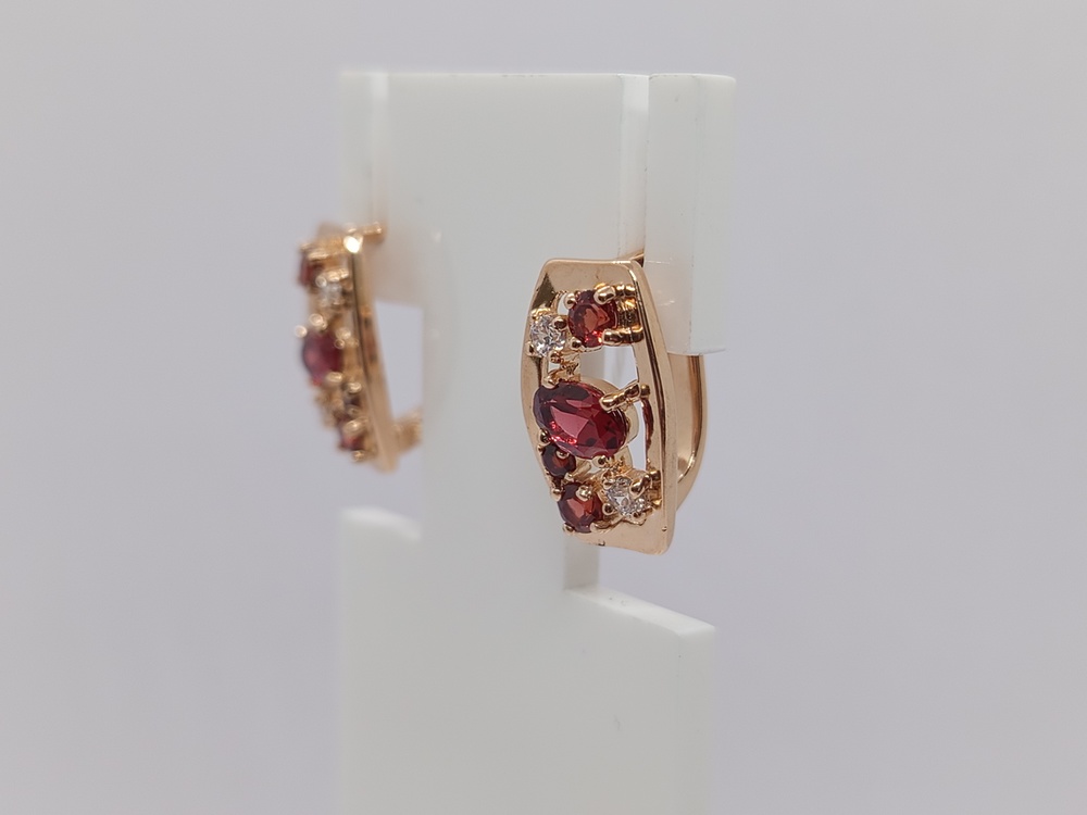 СКМИ585 СЕРЬГИ С КАМНЯМИ (Au 585)