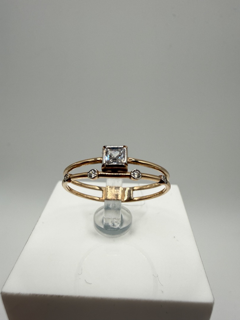 КОЛЬЦО С КАМНЯМИ (Au 585)