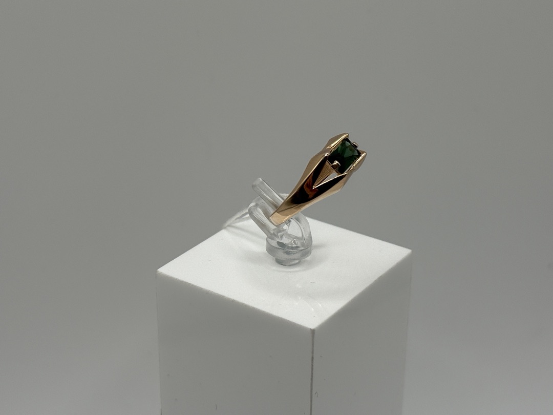 КОЛКМ585 КОЛЬЦО С КАМНЕМ (Au 585)