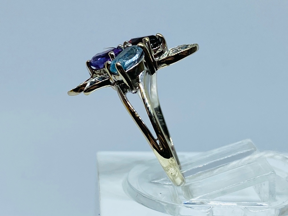 КОЛКМИ585 КОЛЬЦО С КАМНЯМИ (Au 585)