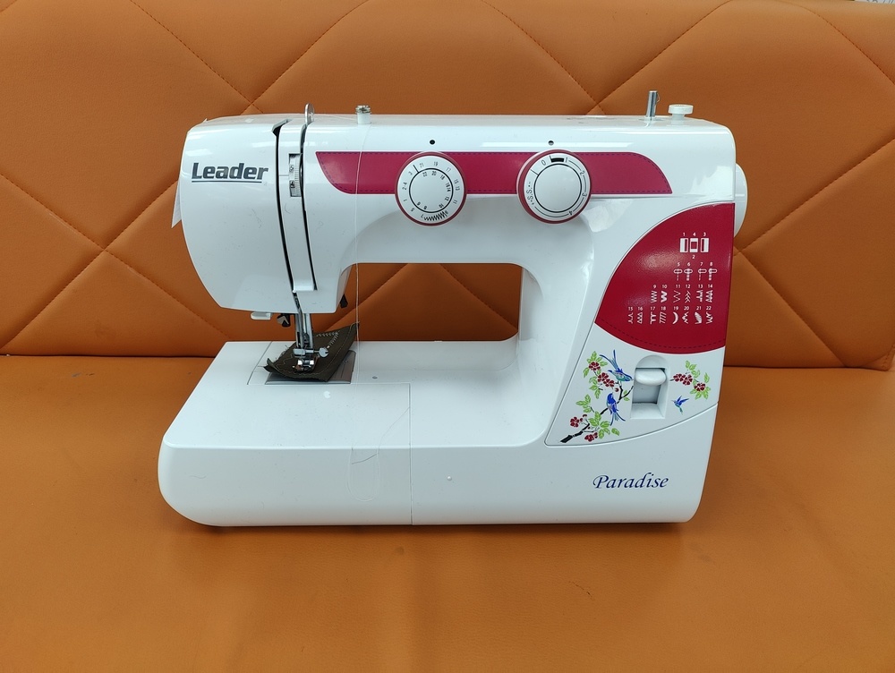 Швейная машина Leader Paradise