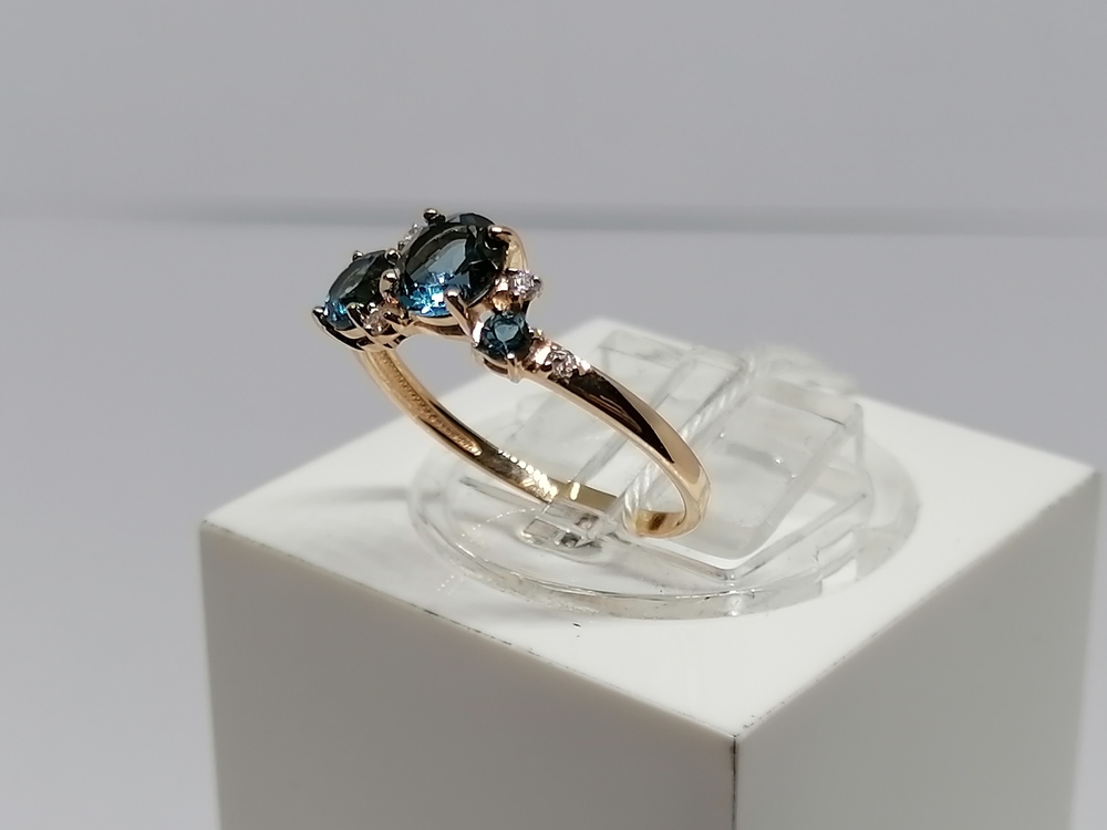 КОЛКМИ585 КОЛЬЦО С КАМНЯМИ (Au 585)