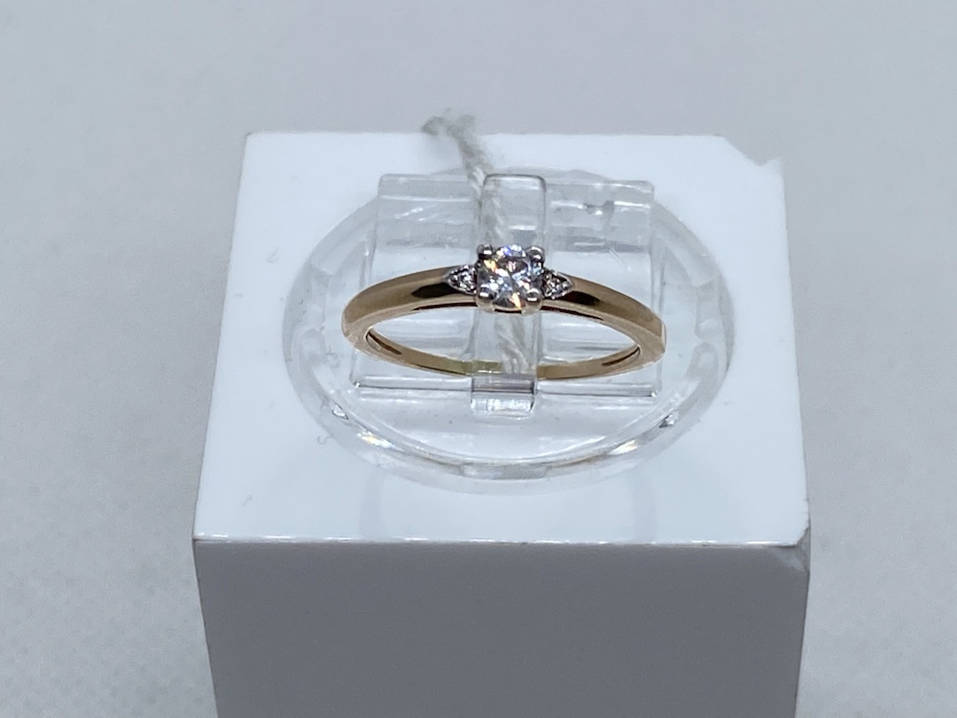 82443 КОЛЬЦО С КАМНЯМИ (Au 585)