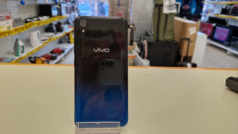 Смартфон Vivo 1820