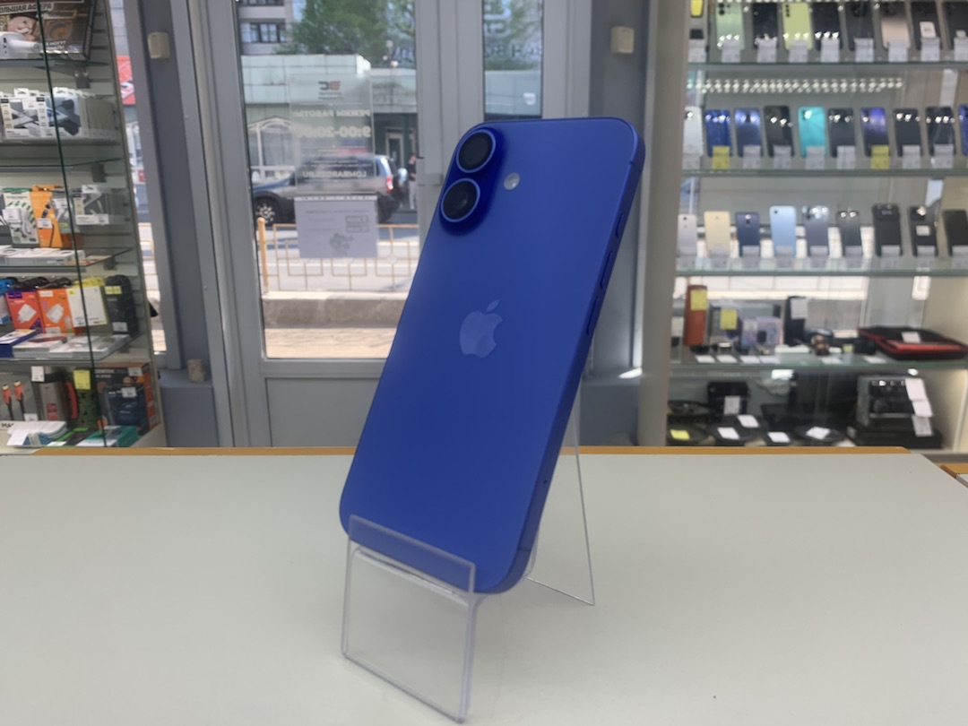 Смартфон Apple Iphone 16 128Gb