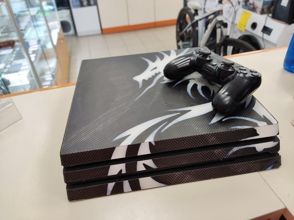 Игровая приставка PlayStation 4 Pro 1Tb
