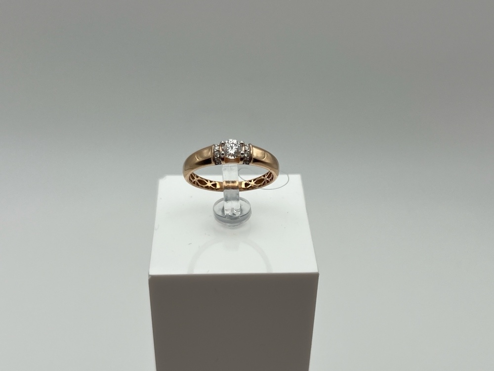 КОЛЬЦО С КАМНЯМИ (Au 585)