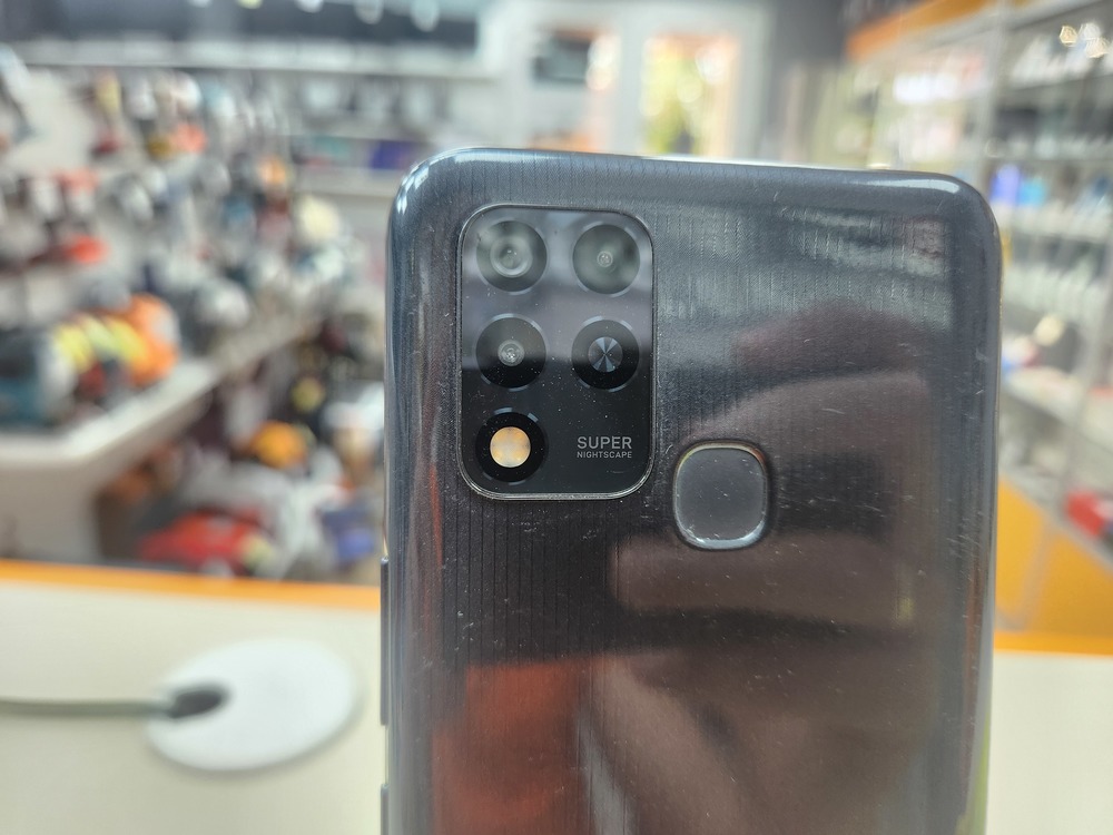 Смартфон Infinix HOT 11 4/128