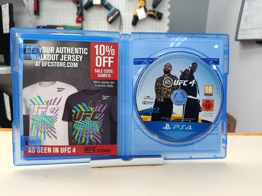Игра Playstation 4 UFC 4