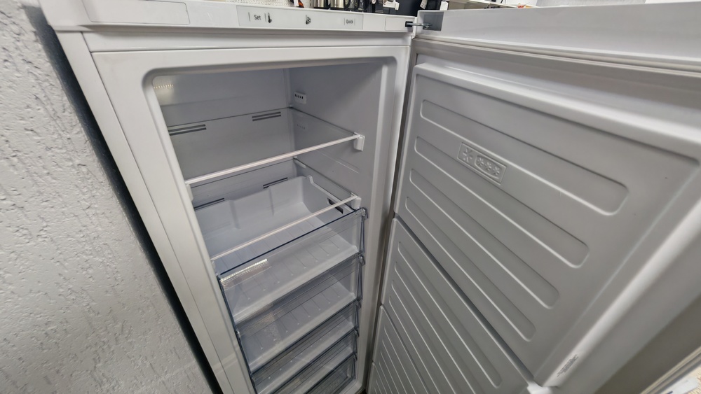 Морозильная камера Beko B1RFNK292W