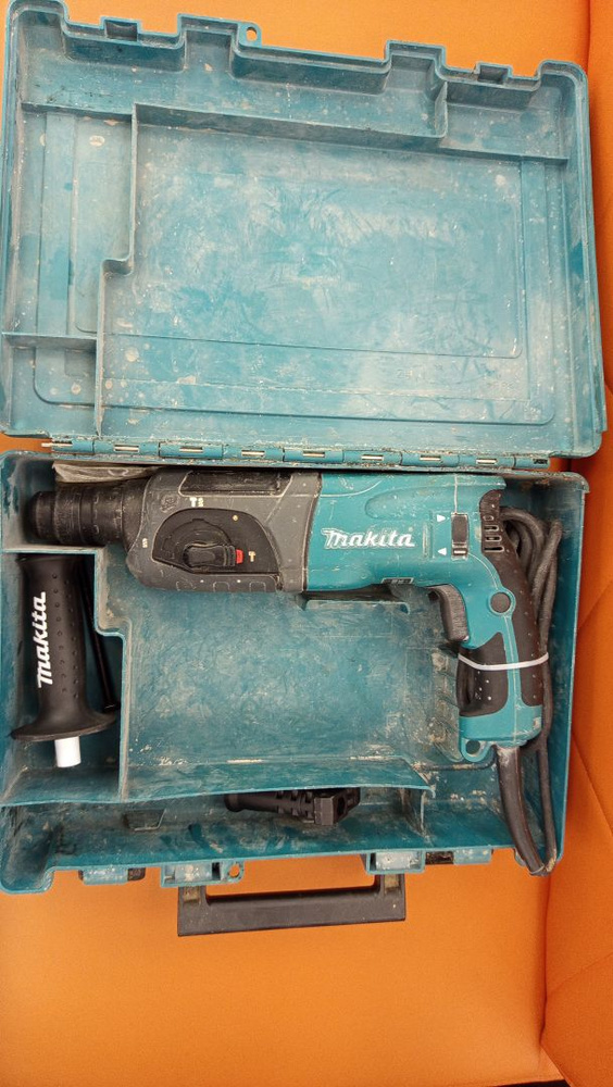 Перфоратор Makita HR3200C