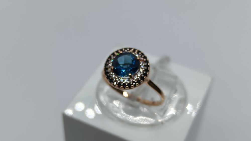 КОЛЬЦО С КАМНЯМИ (Au 585)