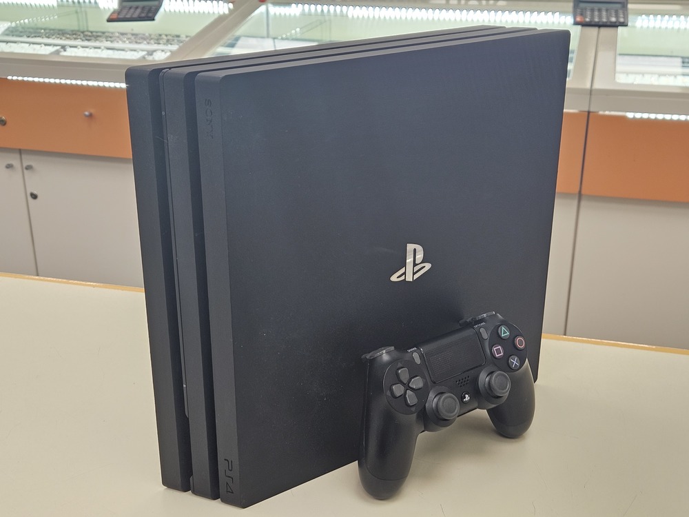 Игровая приставка PlayStation 4 Pro 1Tb