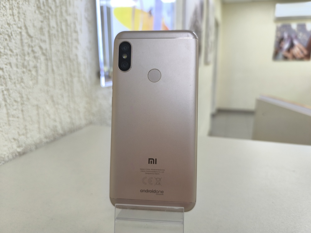 Смартфон Xiaomi Mi A2 Lite 3/32