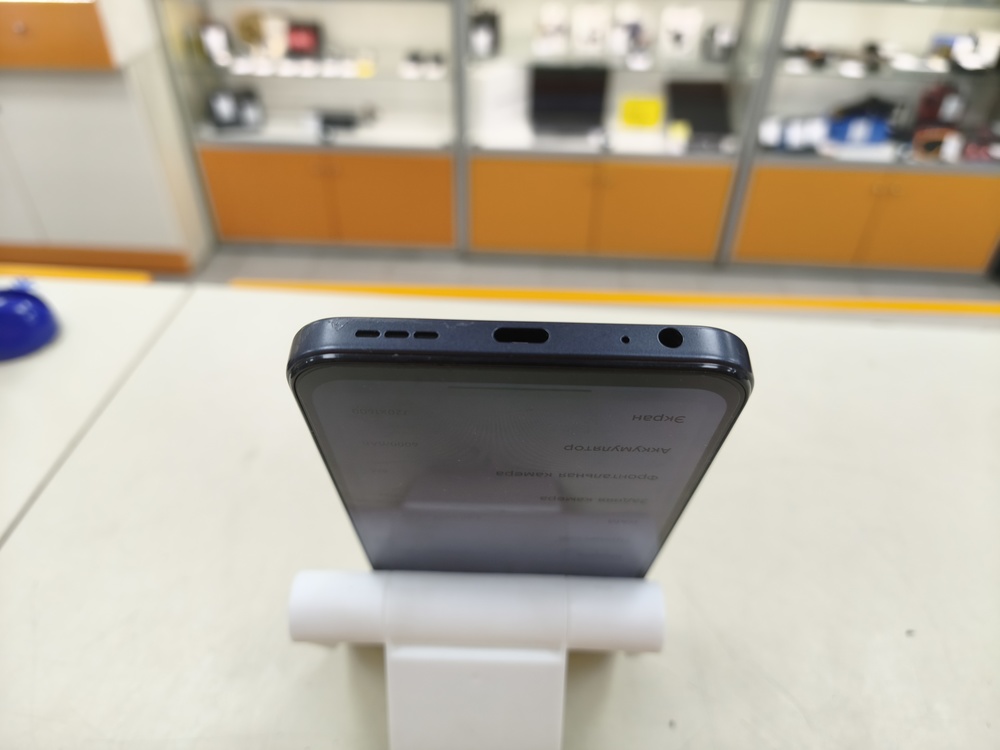 Смартфон Tecno Spark 40C 4/128