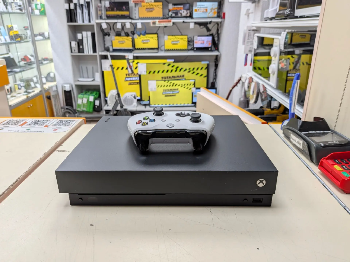 Игровая приставка Xbox One X 1Tb