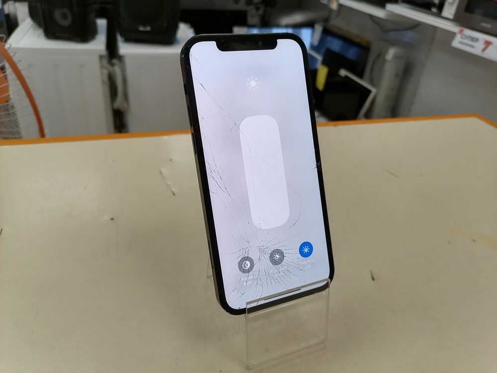 Смартфон Apple iPhone 12 64Gb