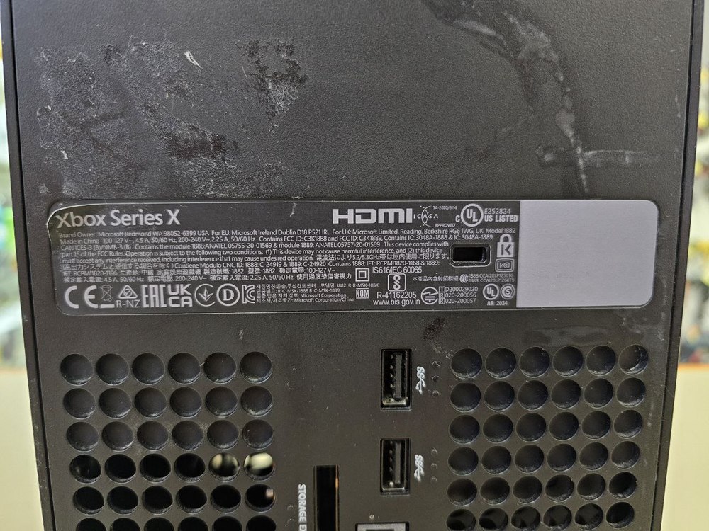 Игровая приставка Xbox Series X 1Tb