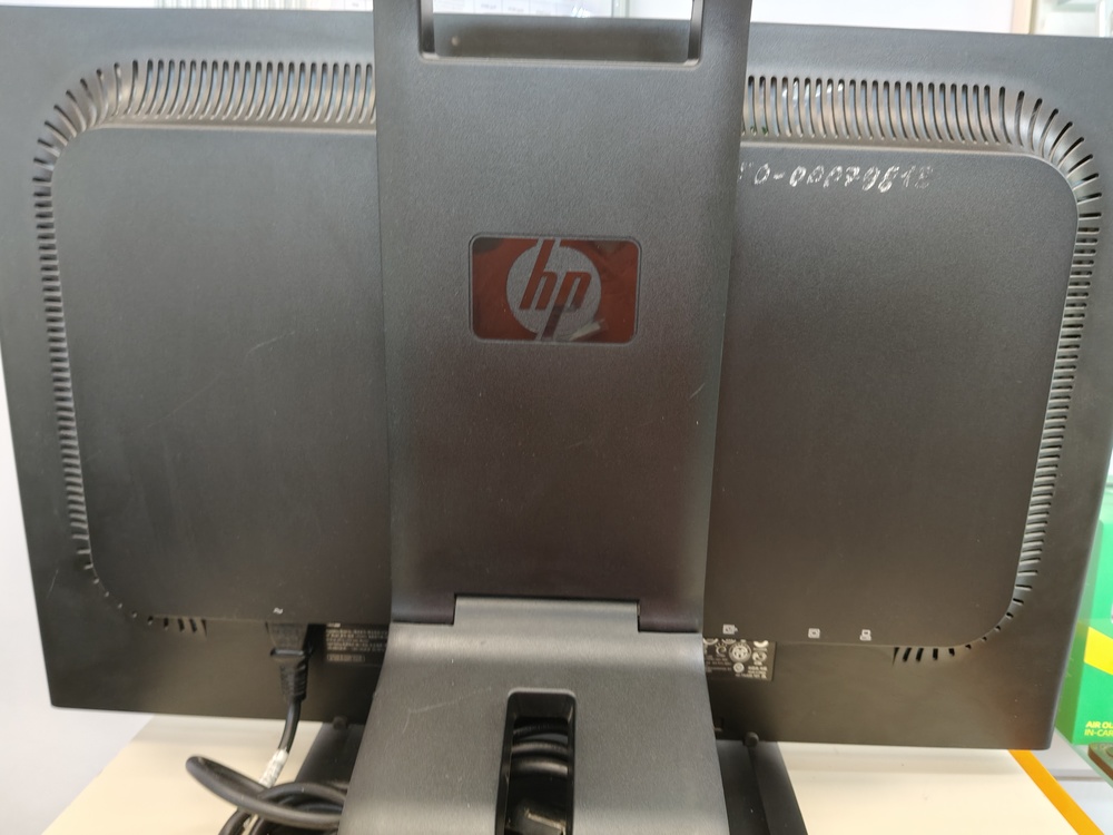 Монитор HP LA2405WG