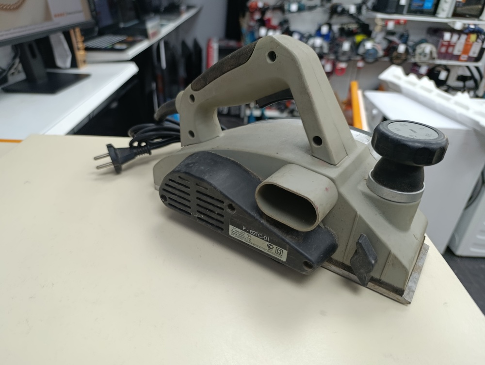 Электрорубанок Интерскол Р-82ТС-01