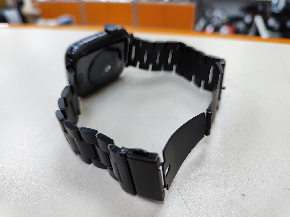 Смарт-часы Apple Watch SE 44mm