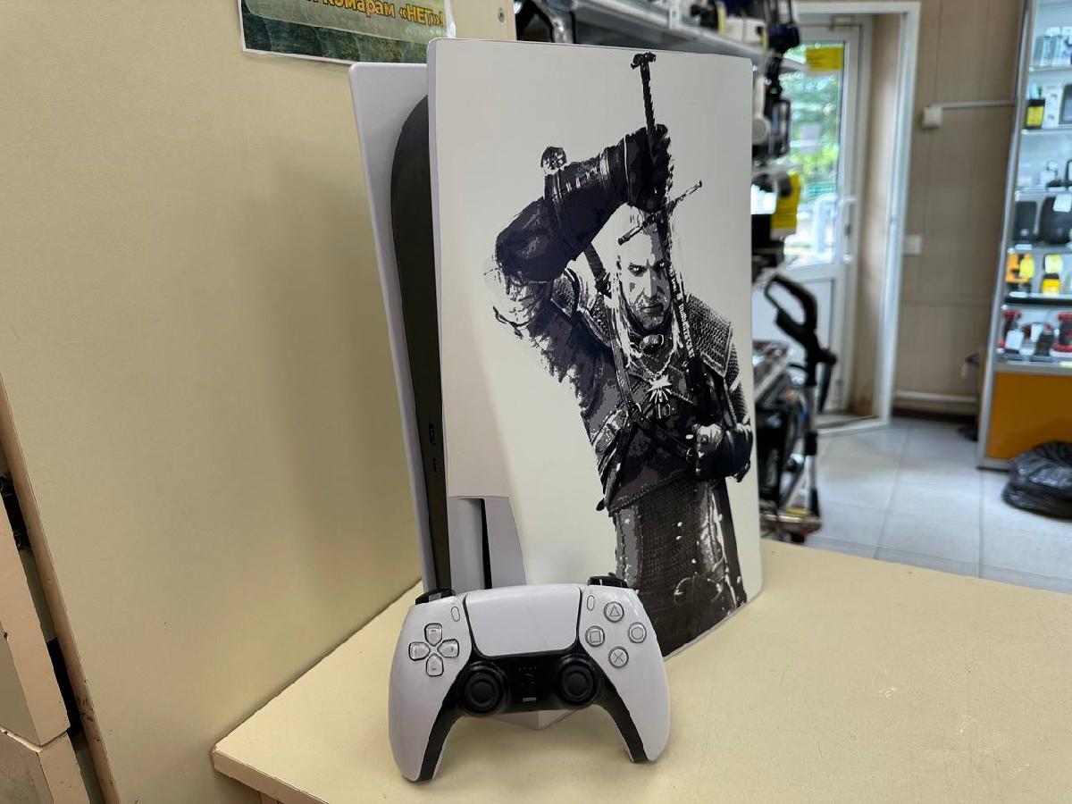 Игровая приставка PlayStation 5 825Gb (С дисководом)