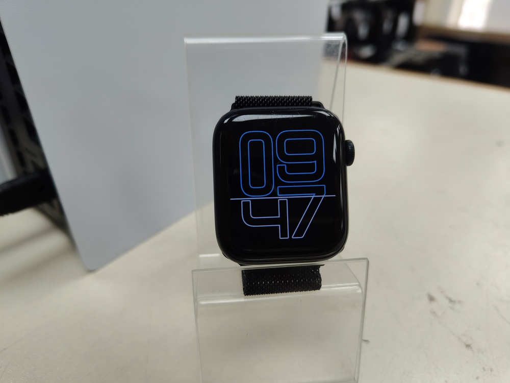 Смарт-часы Apple Watch SE 2022 44mm