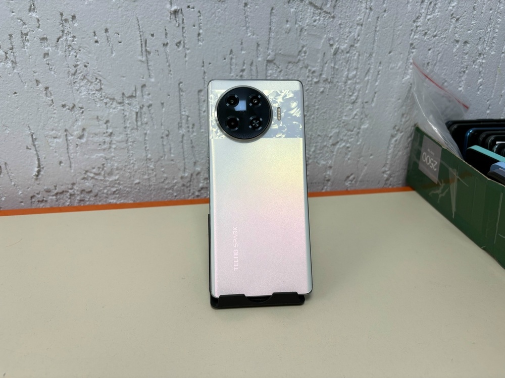 Смартфон Tecno SPARK 20 PRO + 8/256