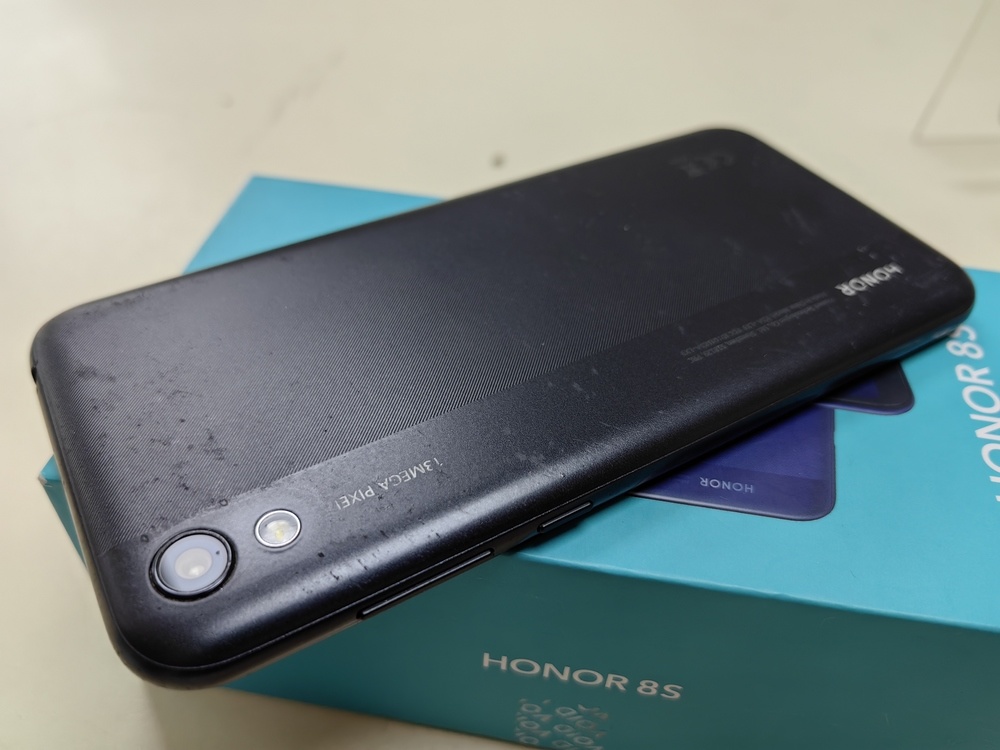 Смартфон Honor 8S 2/32