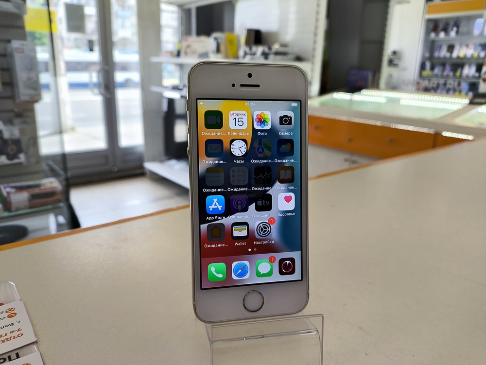 Смартфон Apple iPhone 5SE 32Gb