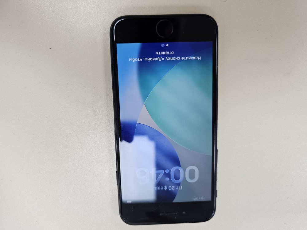 Смартфон Apple iPhone SE 2020 64Gb
