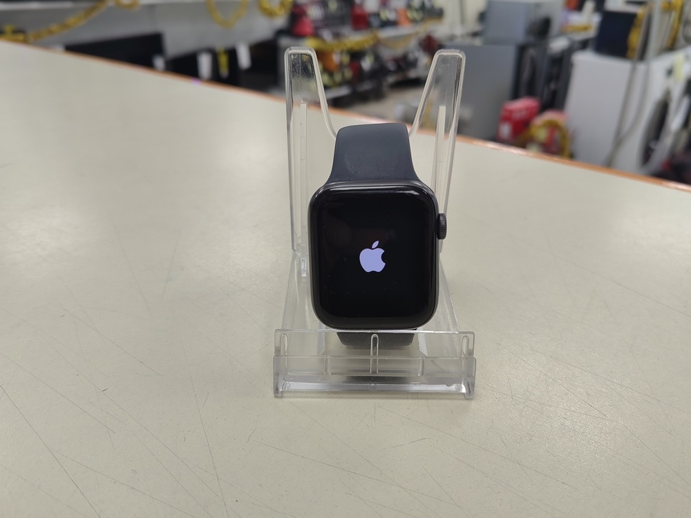 Смарт-часы Apple Watch SE 2020 40mm